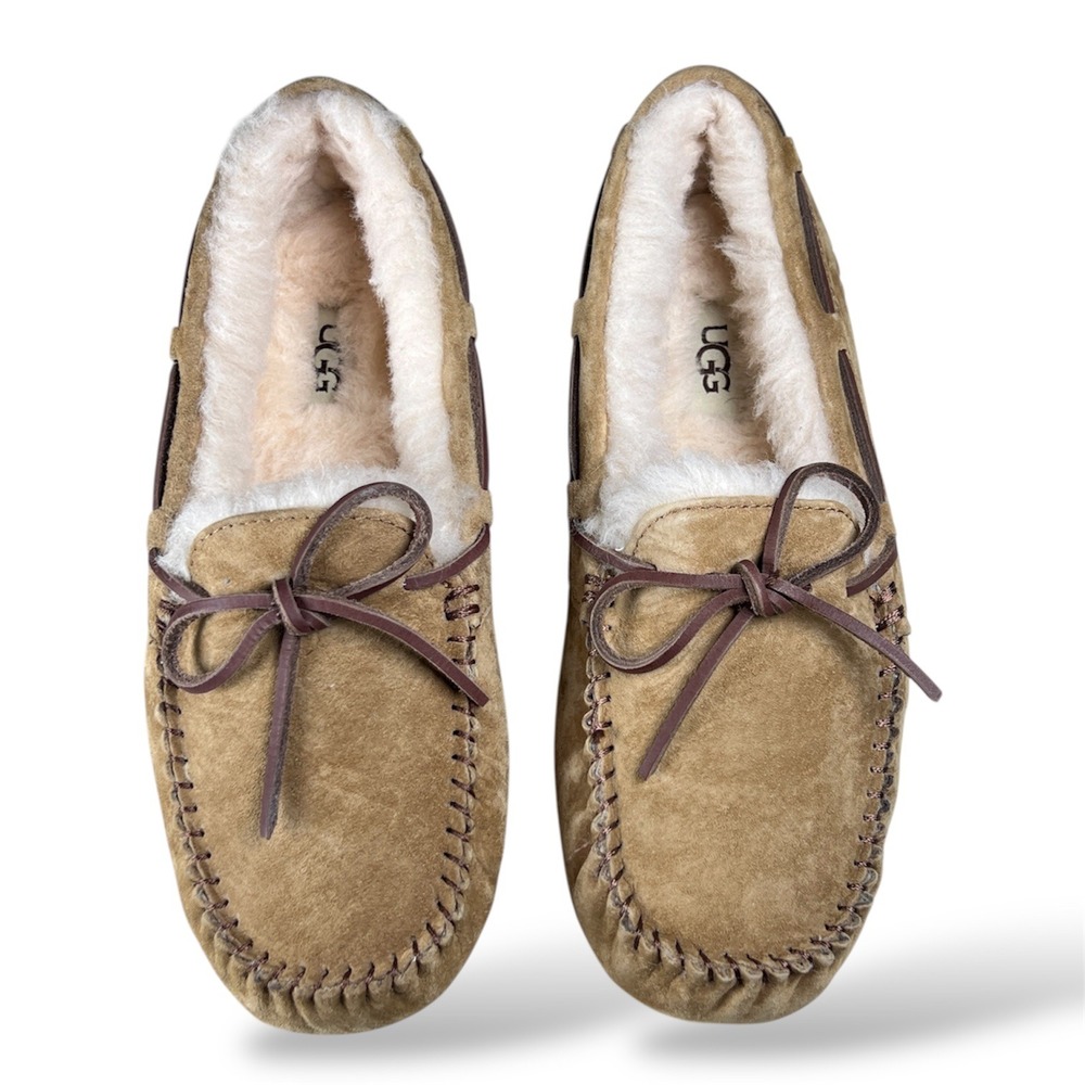 UGG Australia Women's Size 7 Sheepskin Lined Suede Moccasin Slippers Tan